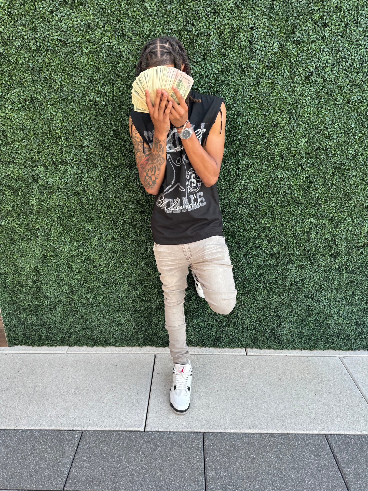 "Global" Sleevless Tee